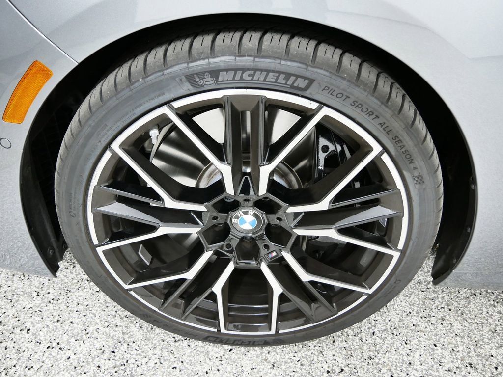Thumbnail: 2024 BMW 8 Series - 22