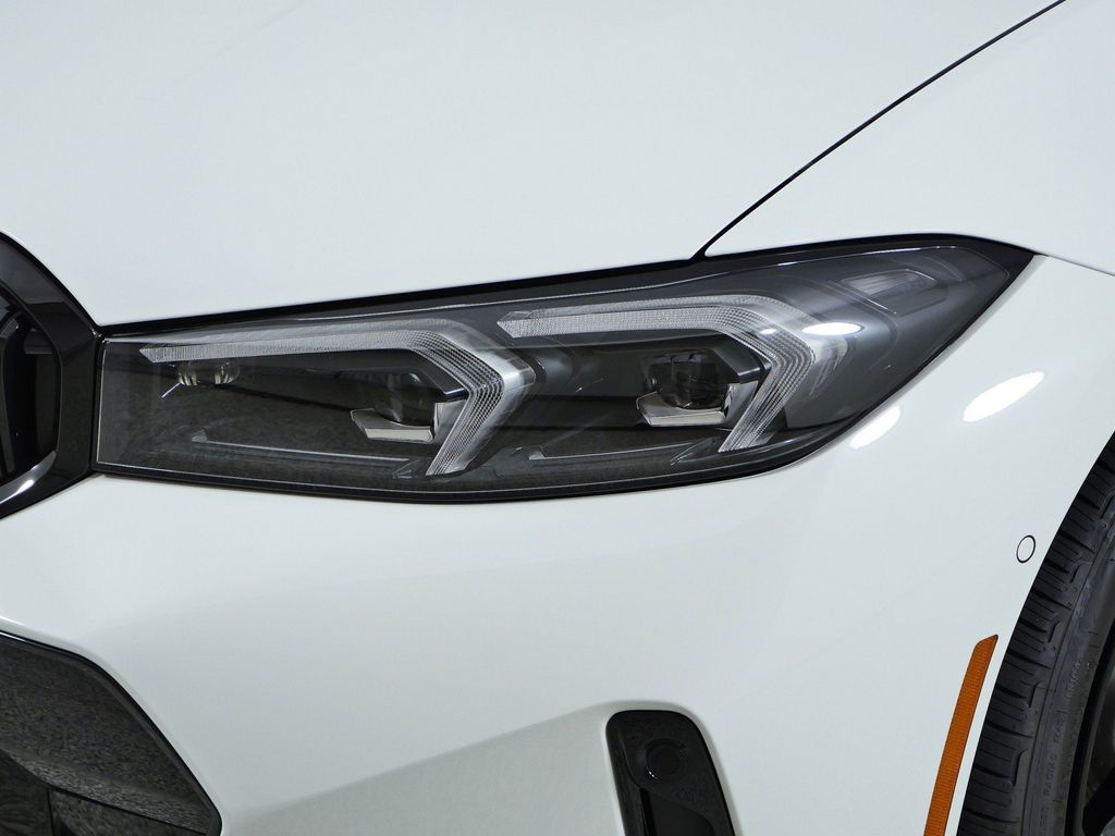 Thumbnail: 2026 BMW 3 Series - 3