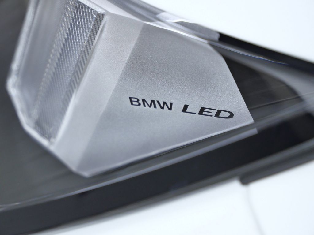 Thumbnail: 2026 BMW iX - 4