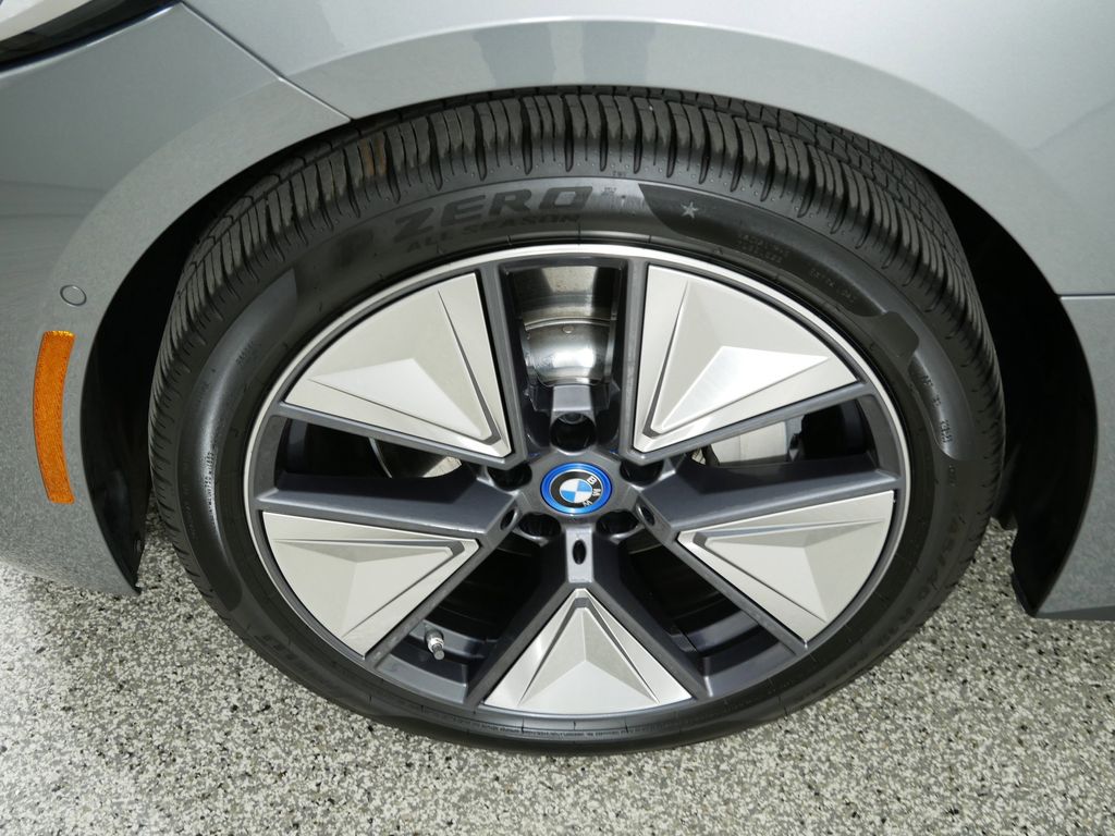 Thumbnail: 2023 BMW i4 - 22