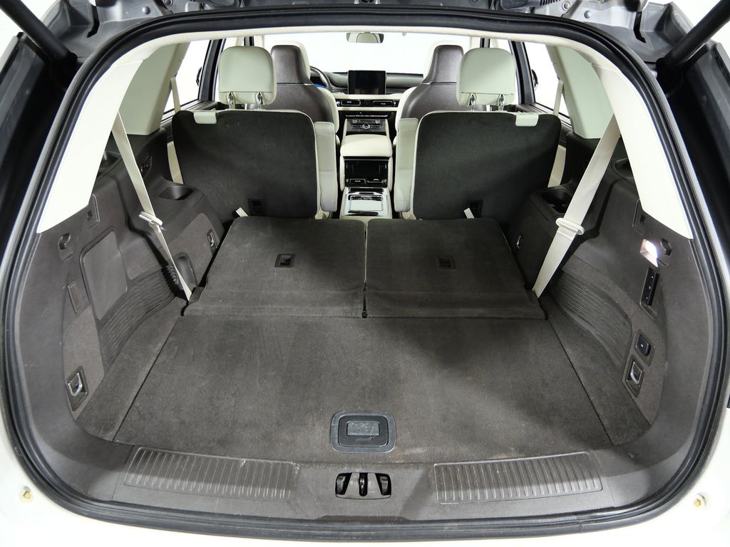 Thumbnail: 2020 Lincoln Aviator - 28