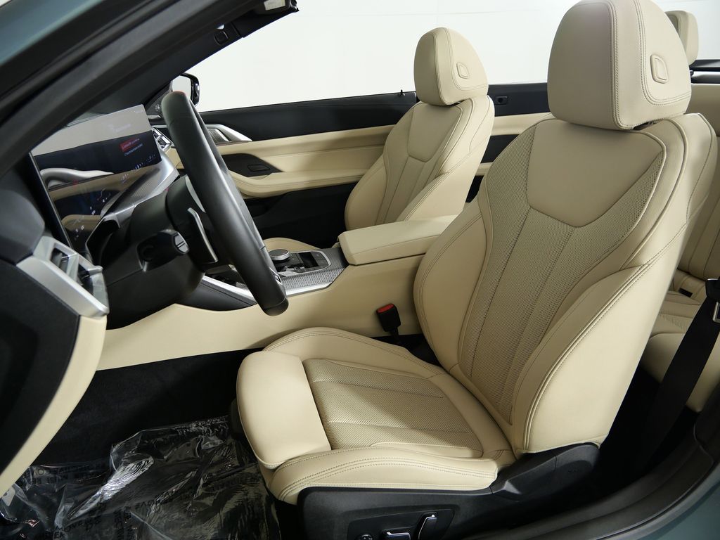 Thumbnail: 2025 BMW 4 Series - 31