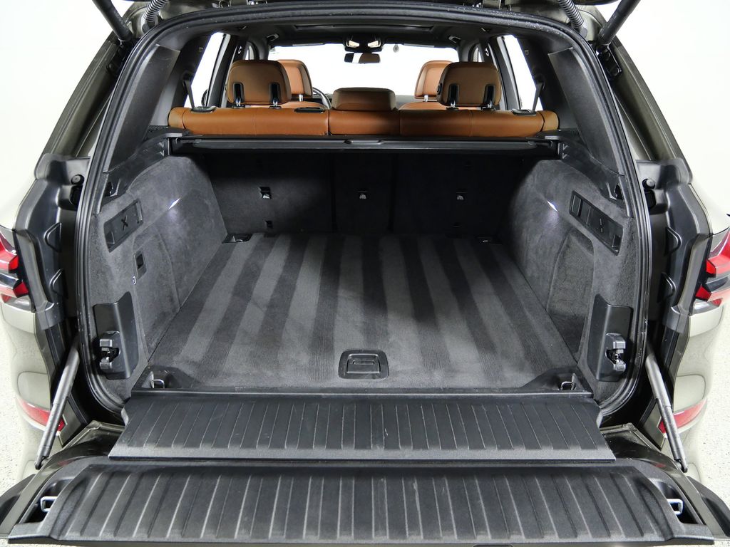 Thumbnail: 2025 BMW X5 - 29