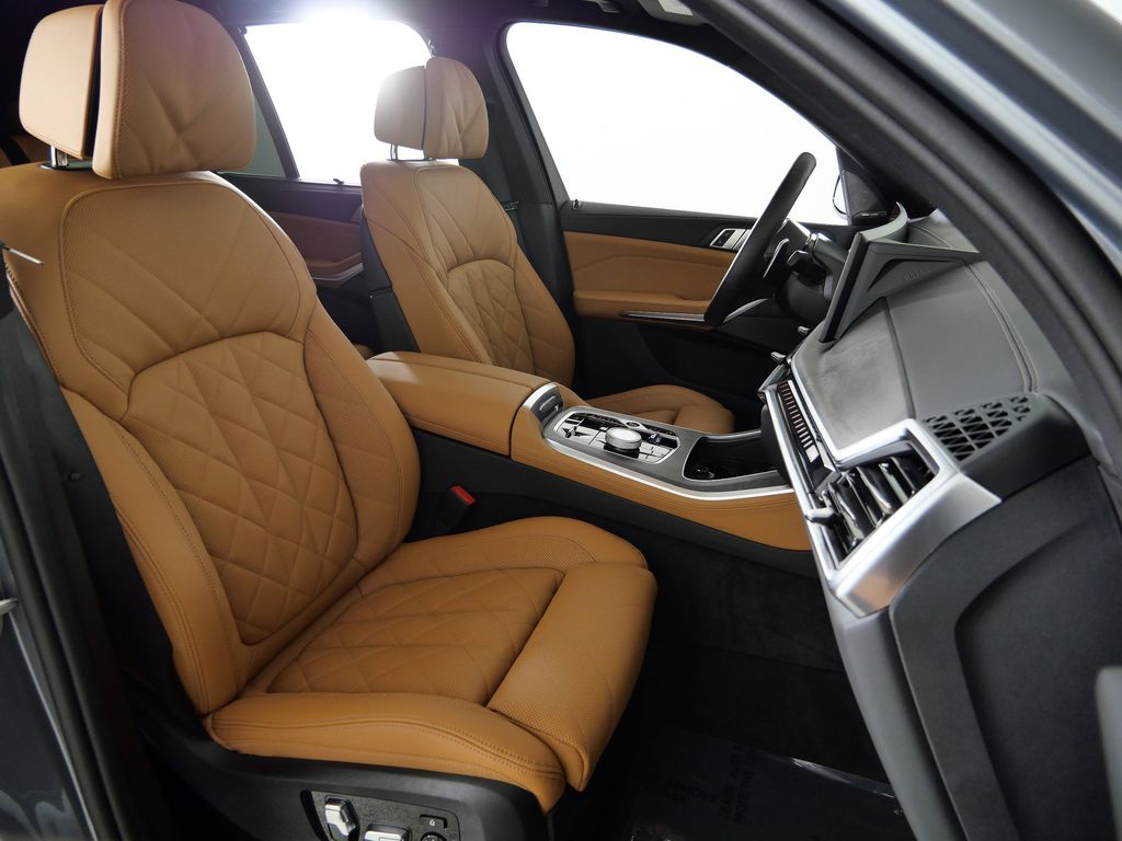 Thumbnail: 2026 BMW X5 - 23