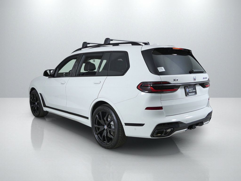 Thumbnail: 2026 BMW X7 - 14