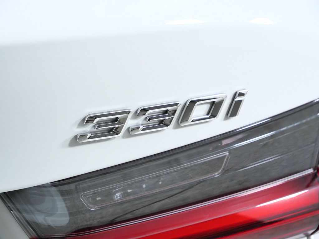 Thumbnail: 2026 BMW 3 Series - 12