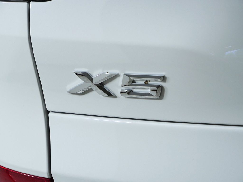 Thumbnail: 2026 BMW X5 - 12