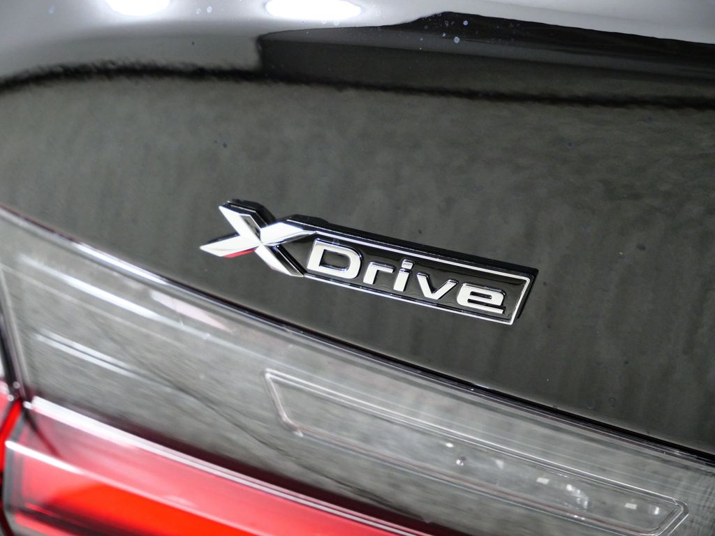 Thumbnail: 2026 BMW 3 Series - 13