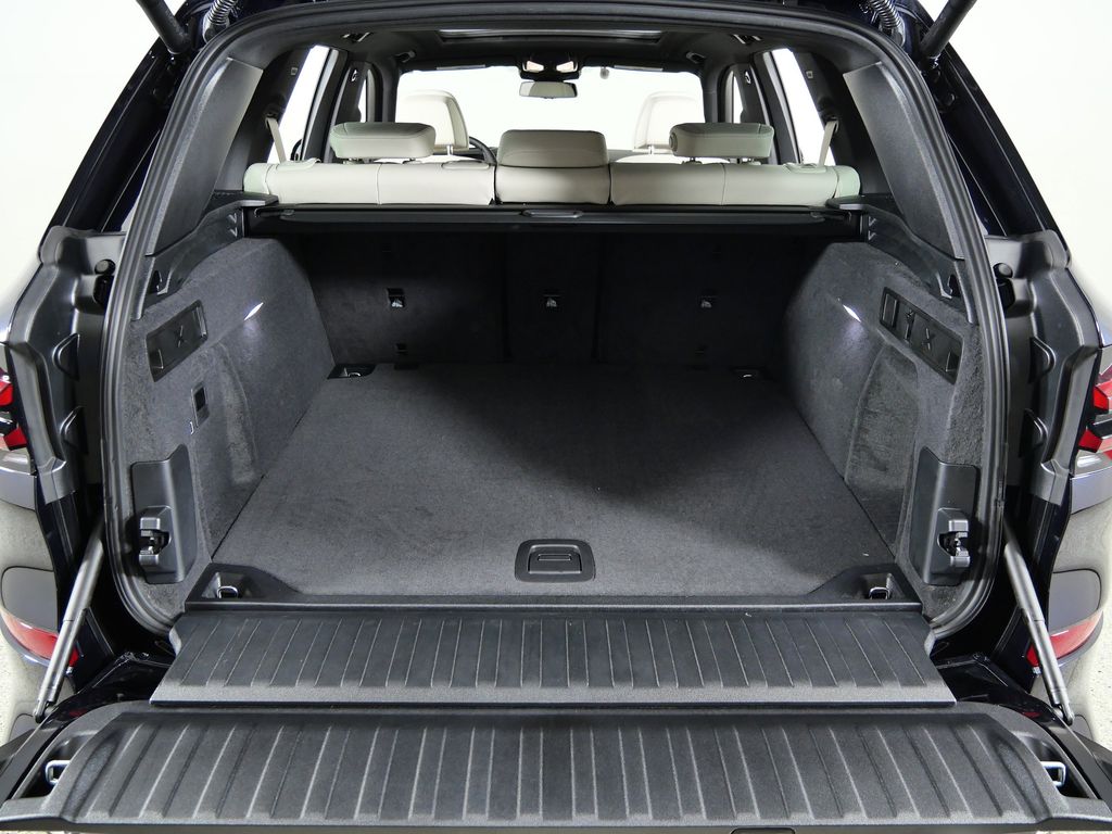 Thumbnail: 2026 BMW X5 - 28