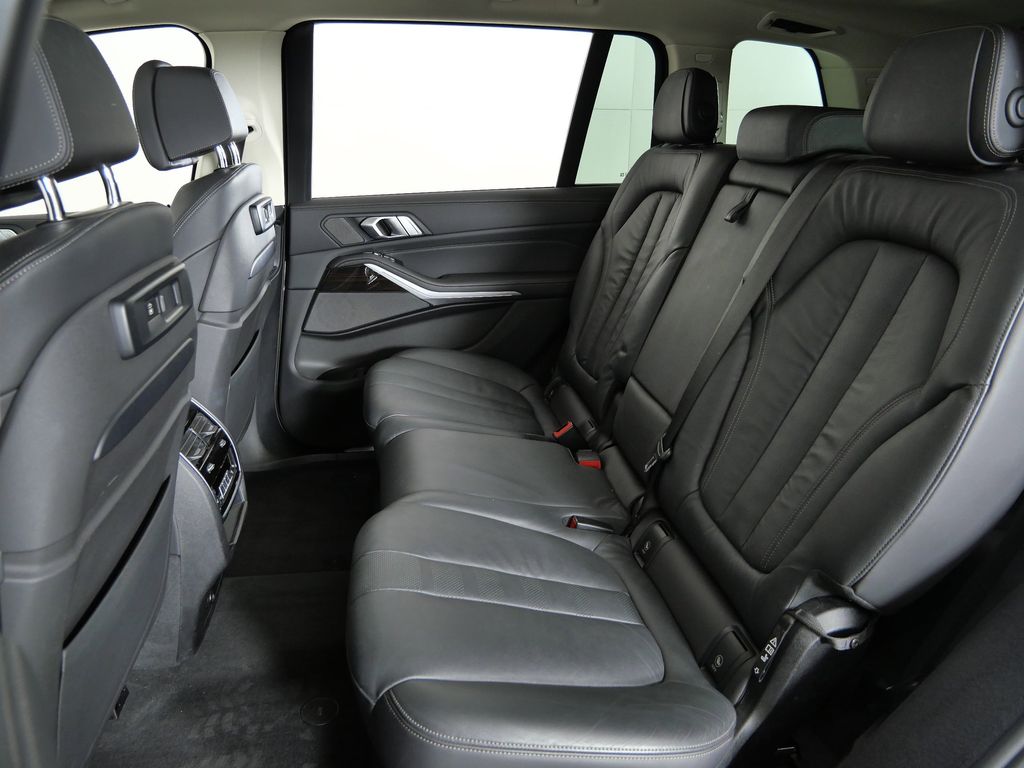 Thumbnail: 2019 BMW X7 - 33