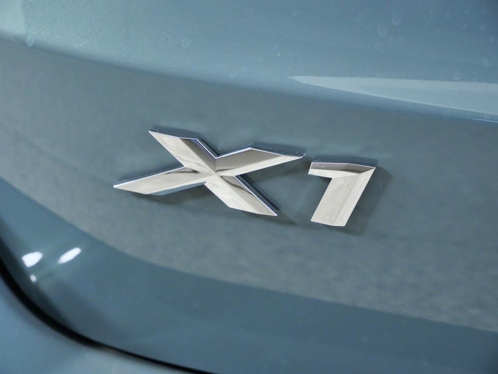 Thumbnail: 2026 BMW X1 - 15
