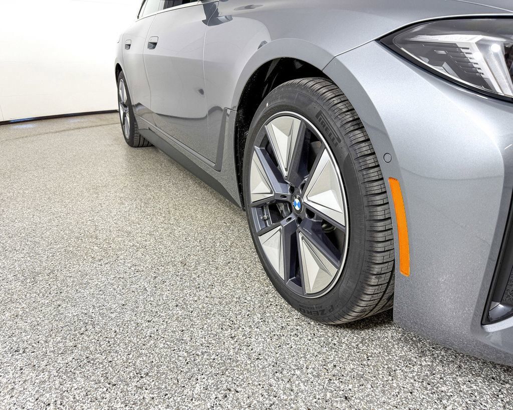 Thumbnail: 2025 BMW i4 - 11