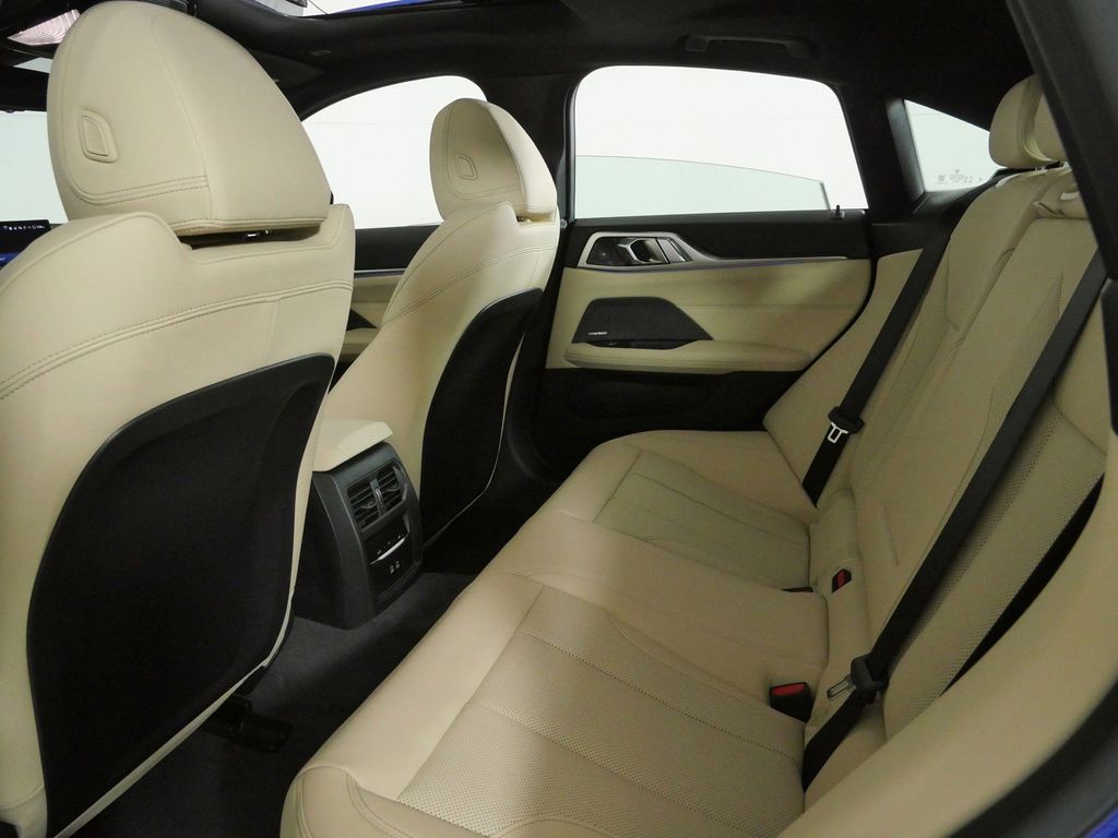 Thumbnail: 2026 BMW i4 - 29