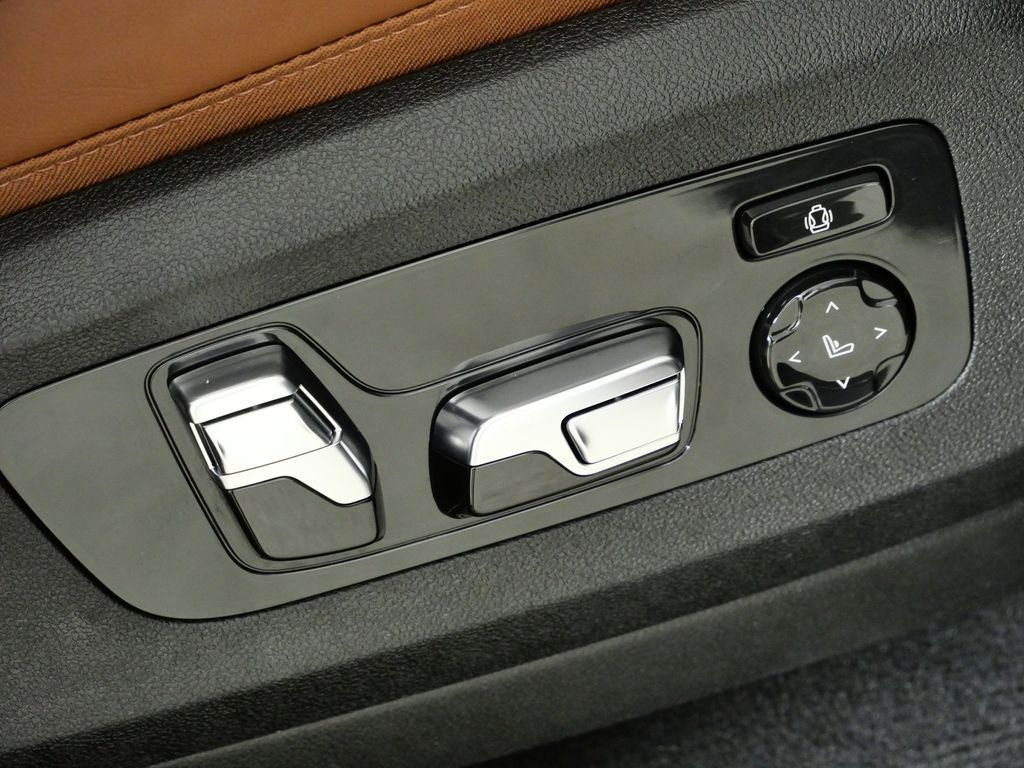 Thumbnail: 2023 BMW X5 - 27