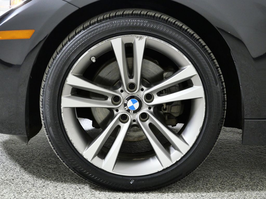 Thumbnail: 2013 BMW 3 Series - 18