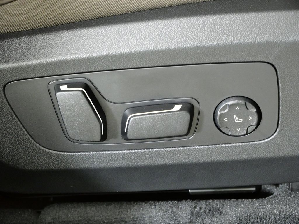 Thumbnail: 2026 BMW X3 - 23