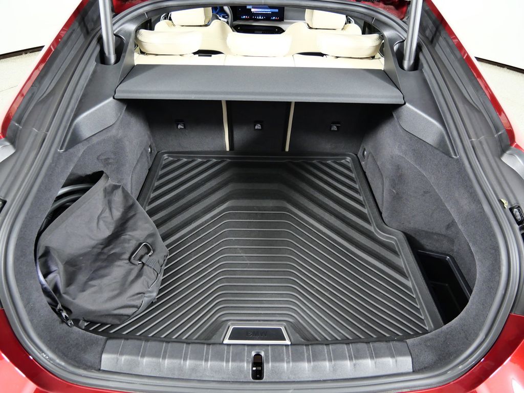 Thumbnail: 2025 BMW i4 - 32