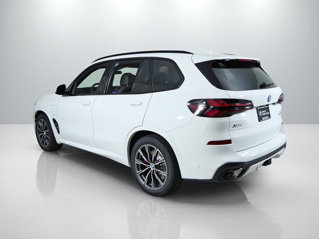 Thumbnail: 2026 BMW X5 - 14