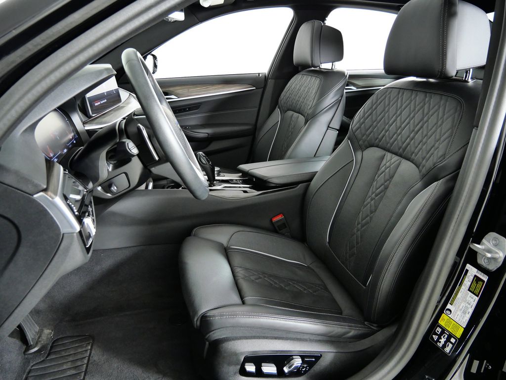 Thumbnail: 2023 BMW 5 Series - 39