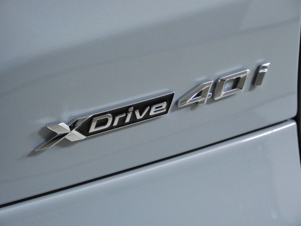 Thumbnail: 2026 BMW X5 - 12