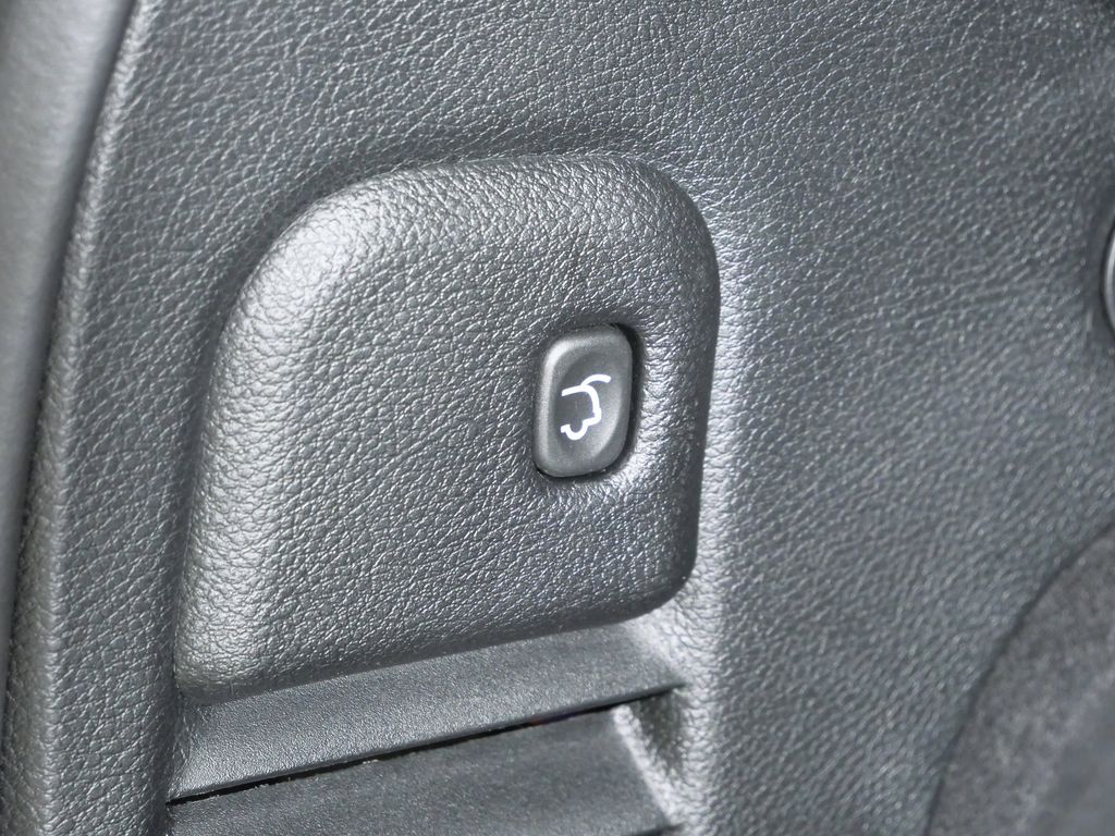 Thumbnail: 2018 Jeep Grand Cherokee - 29