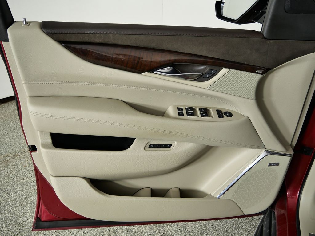 Thumbnail: 2015 Cadillac Escalade - 33
