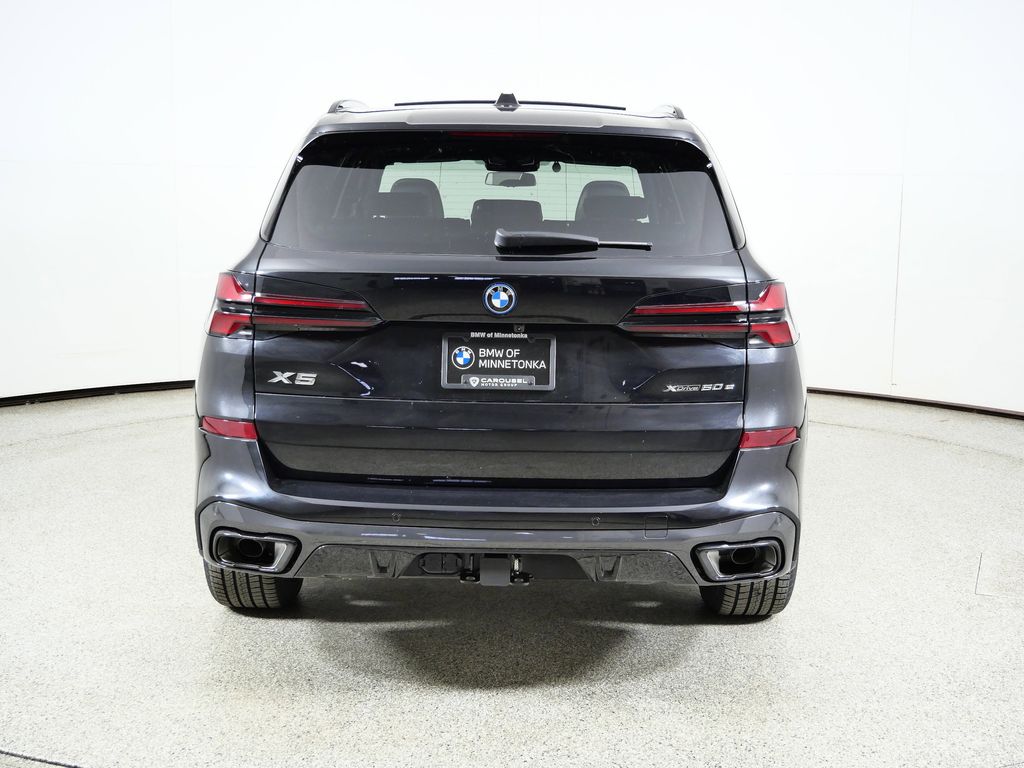 Thumbnail: 2026 BMW X5 - 10
