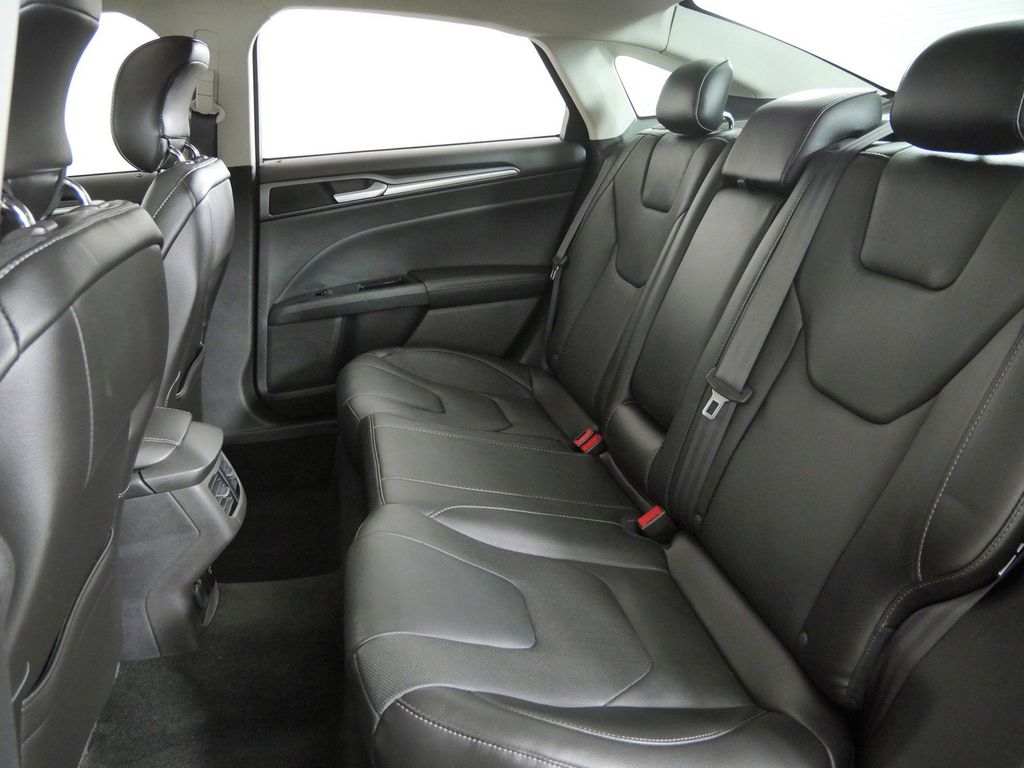 Thumbnail: 2013 Ford Fusion - 30
