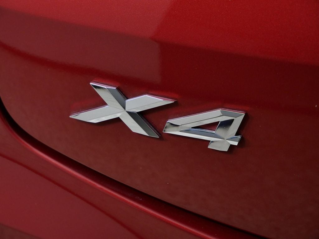 Thumbnail: 2021 BMW X4 - 14