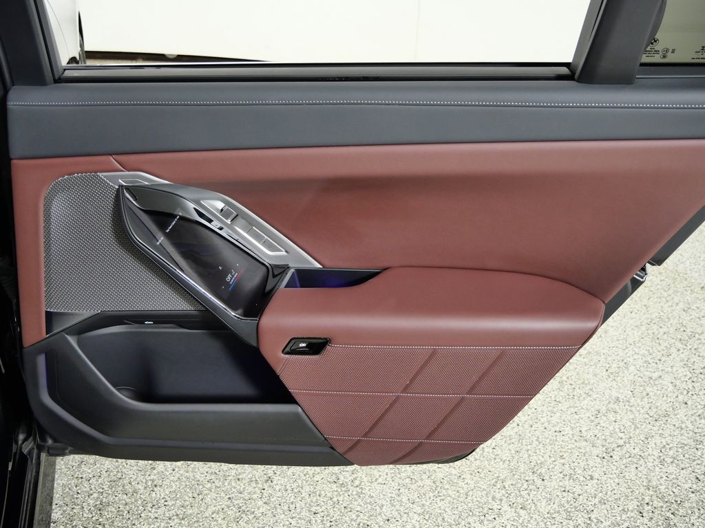 Thumbnail: 2023 BMW 7 Series - 30