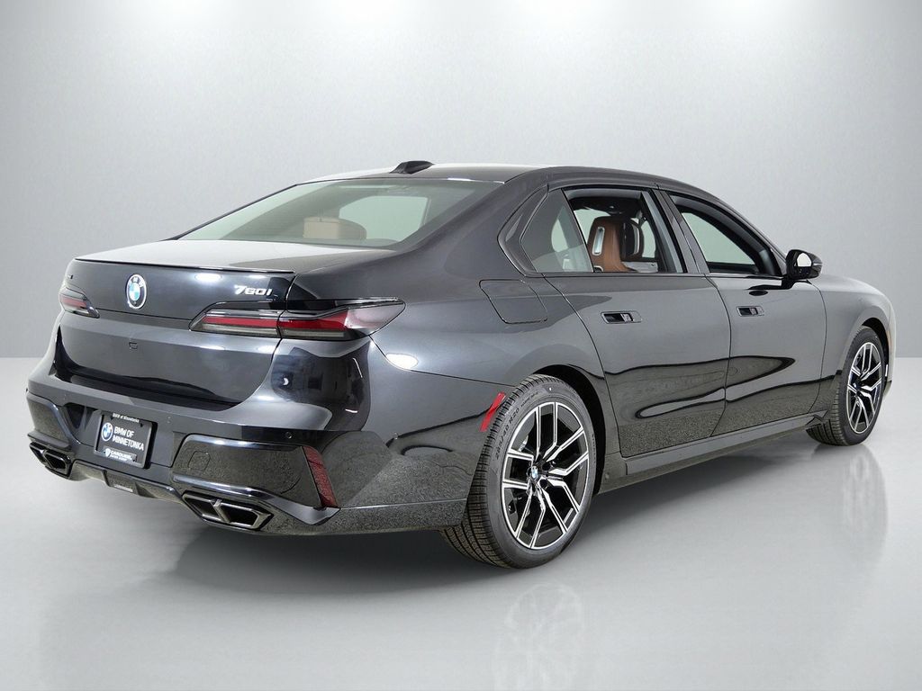 Thumbnail: 2026 BMW 7 Series - 9