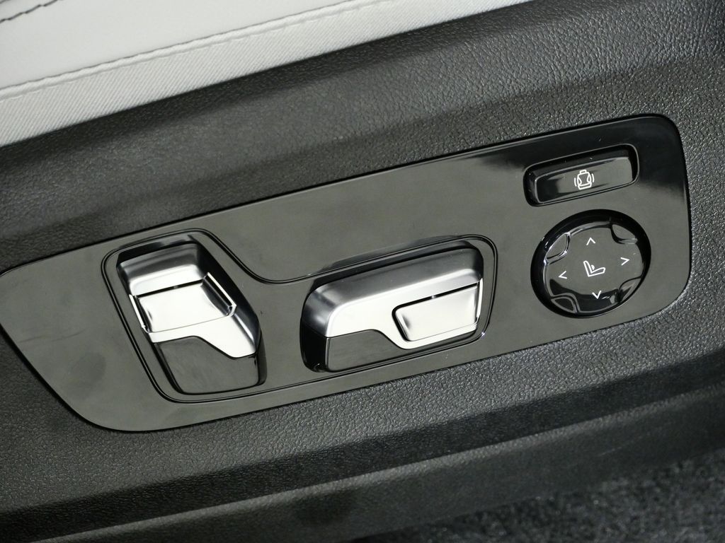 Thumbnail: 2026 BMW X5 - 22