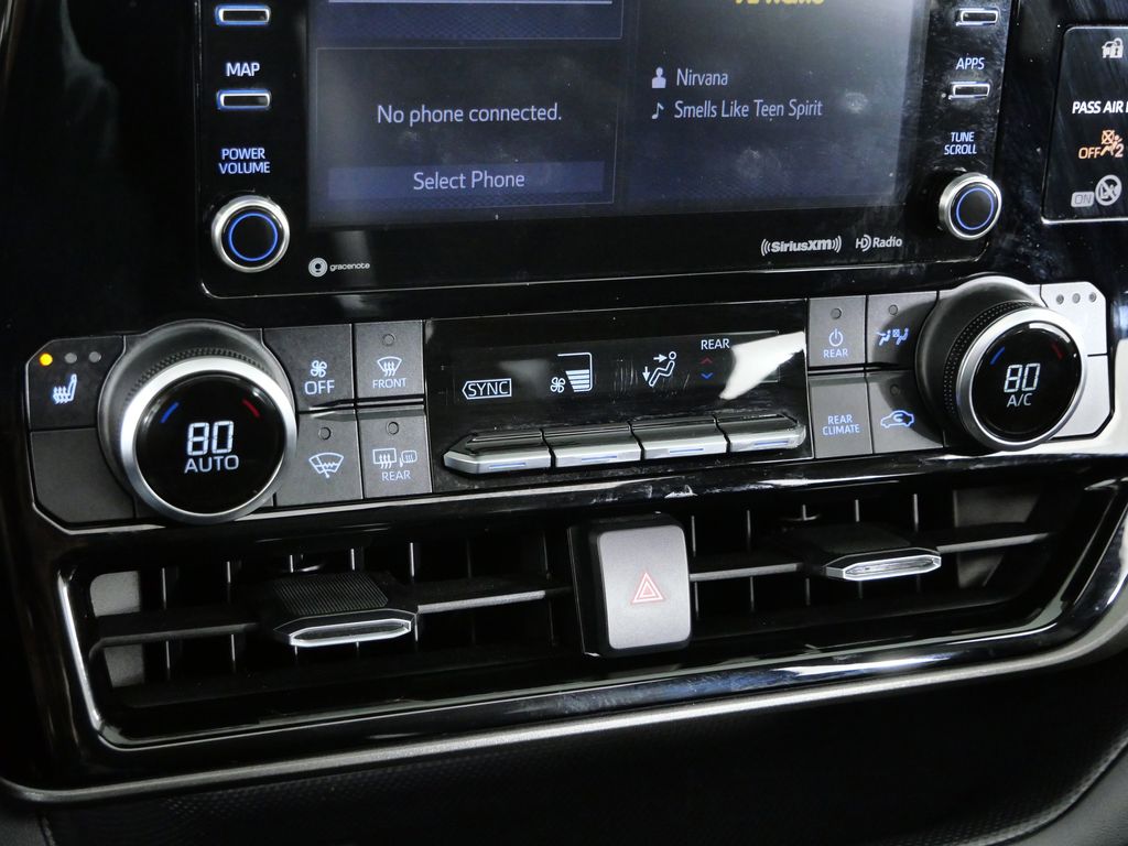 Thumbnail: 2020 Toyota Highlander - 43