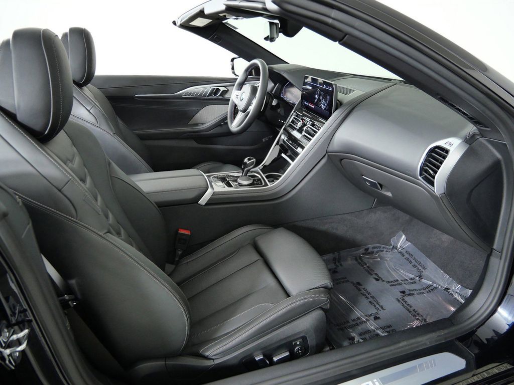 Thumbnail: 2025 BMW 8 Series - 24