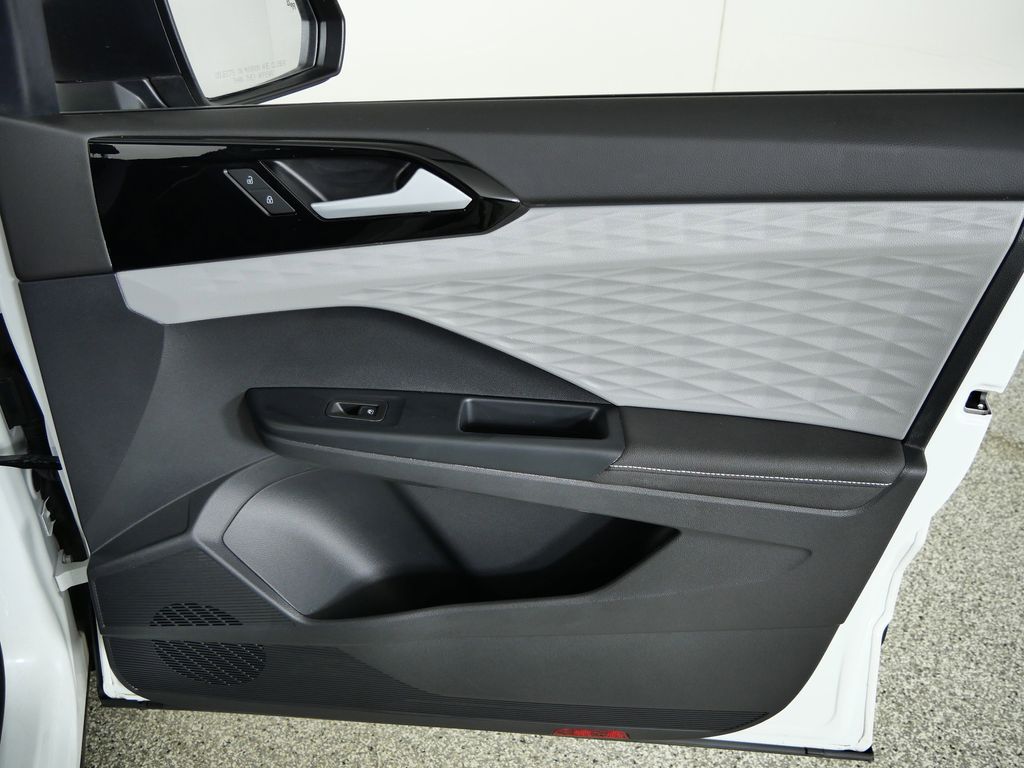 Thumbnail: 2024 Volkswagen Taos - 19