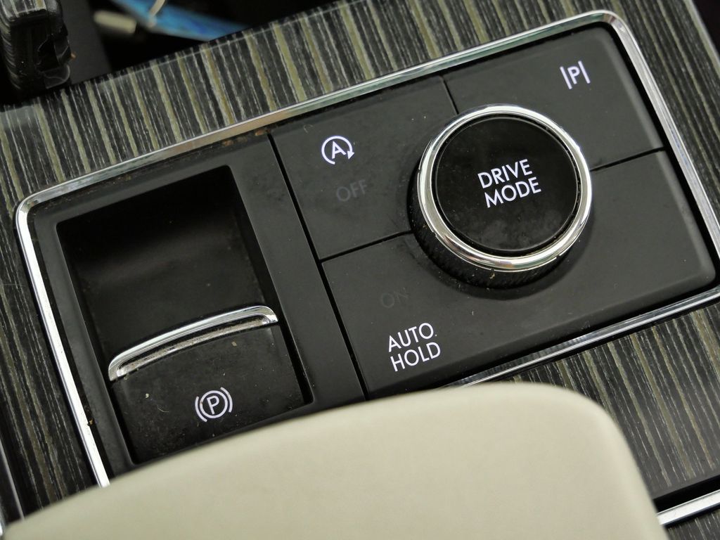 Thumbnail: 2023 Lincoln Navigator L - 48
