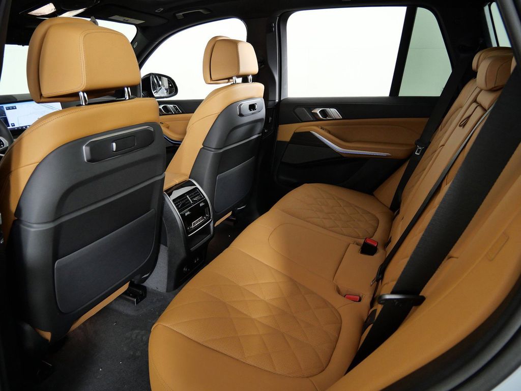 Thumbnail: 2026 BMW X5 - 32