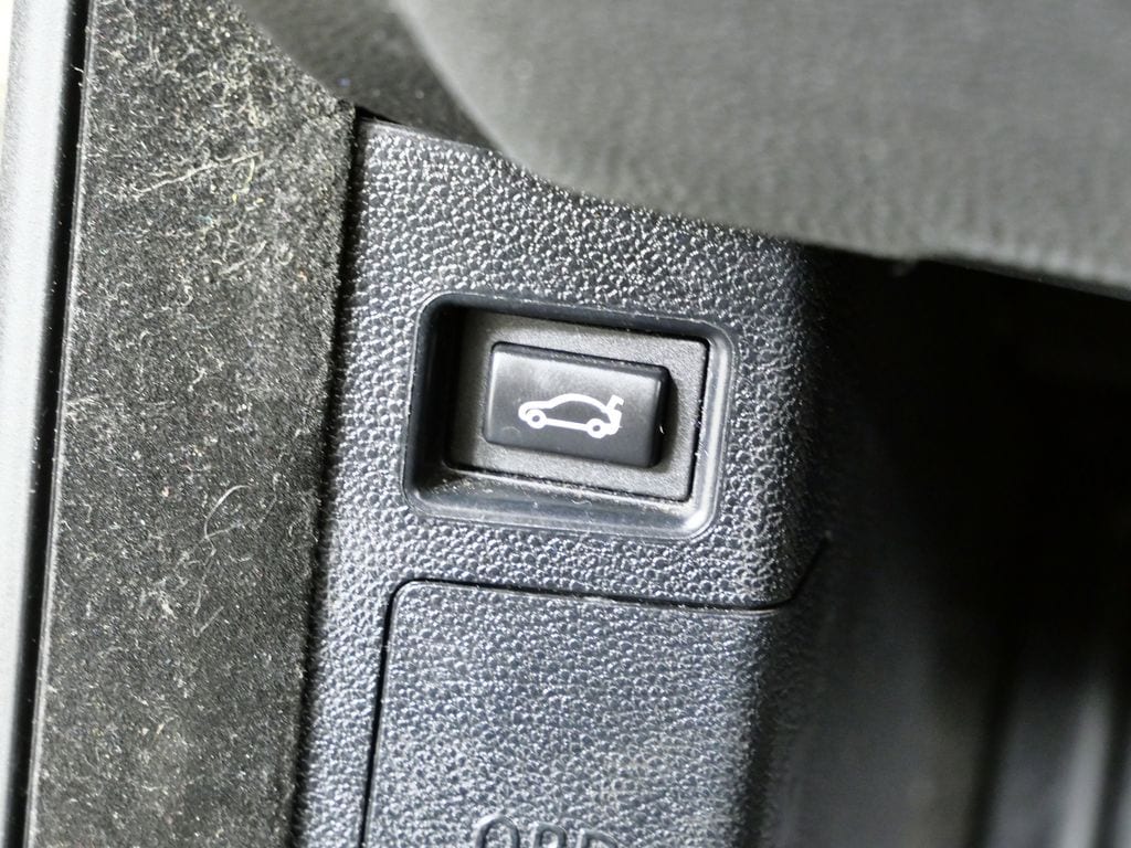 Thumbnail: 2011 BMW 3 Series - 35