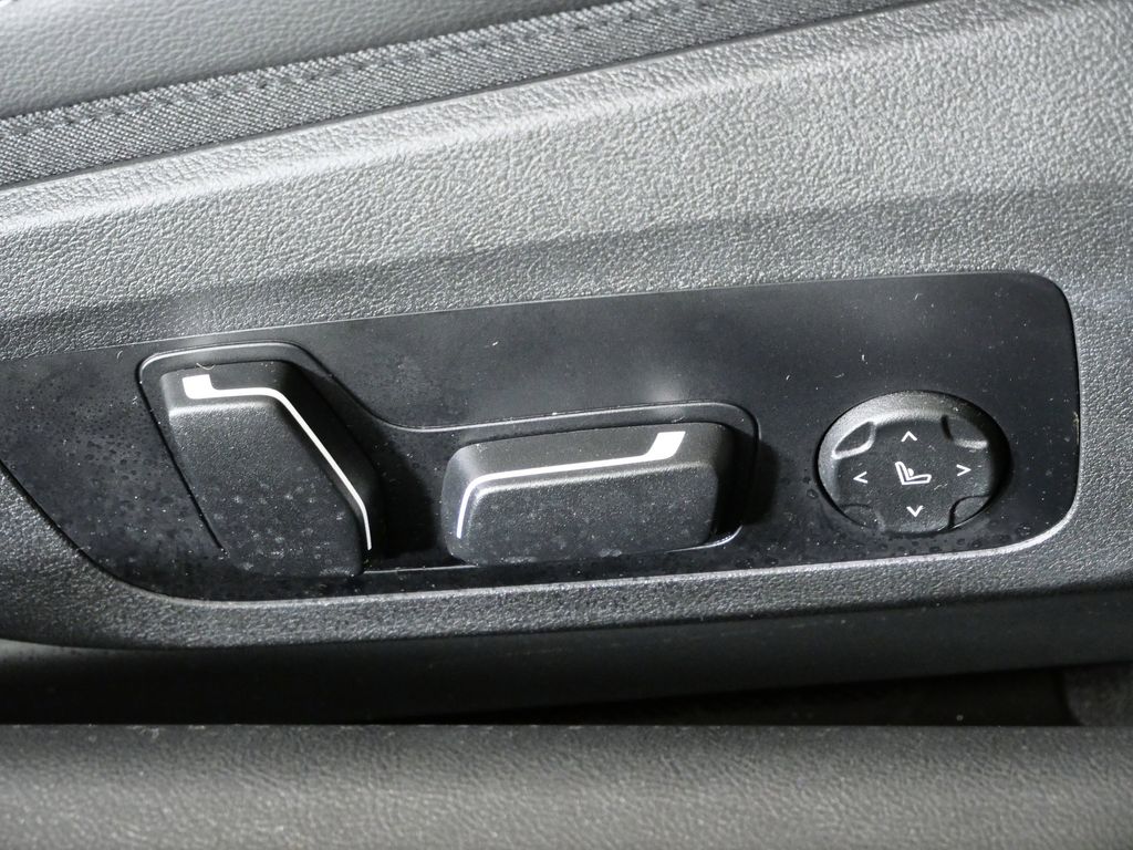 Thumbnail: 2025 BMW 4 Series - 22