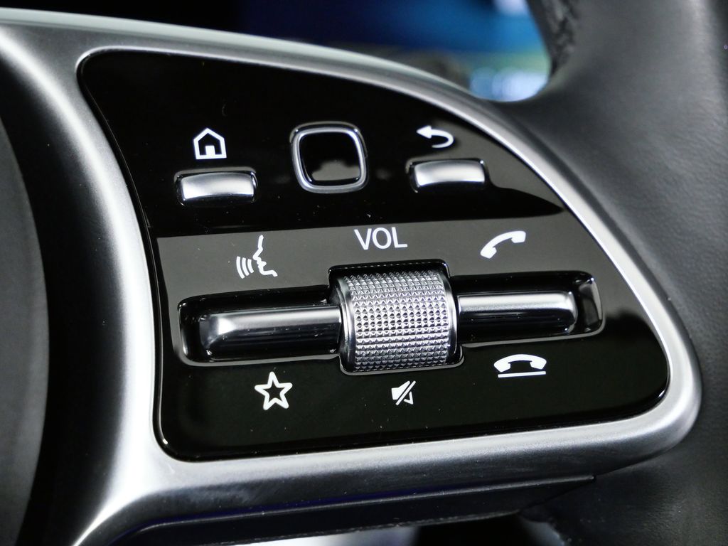 Thumbnail: 2022 Mercedes-Benz EQB - 42