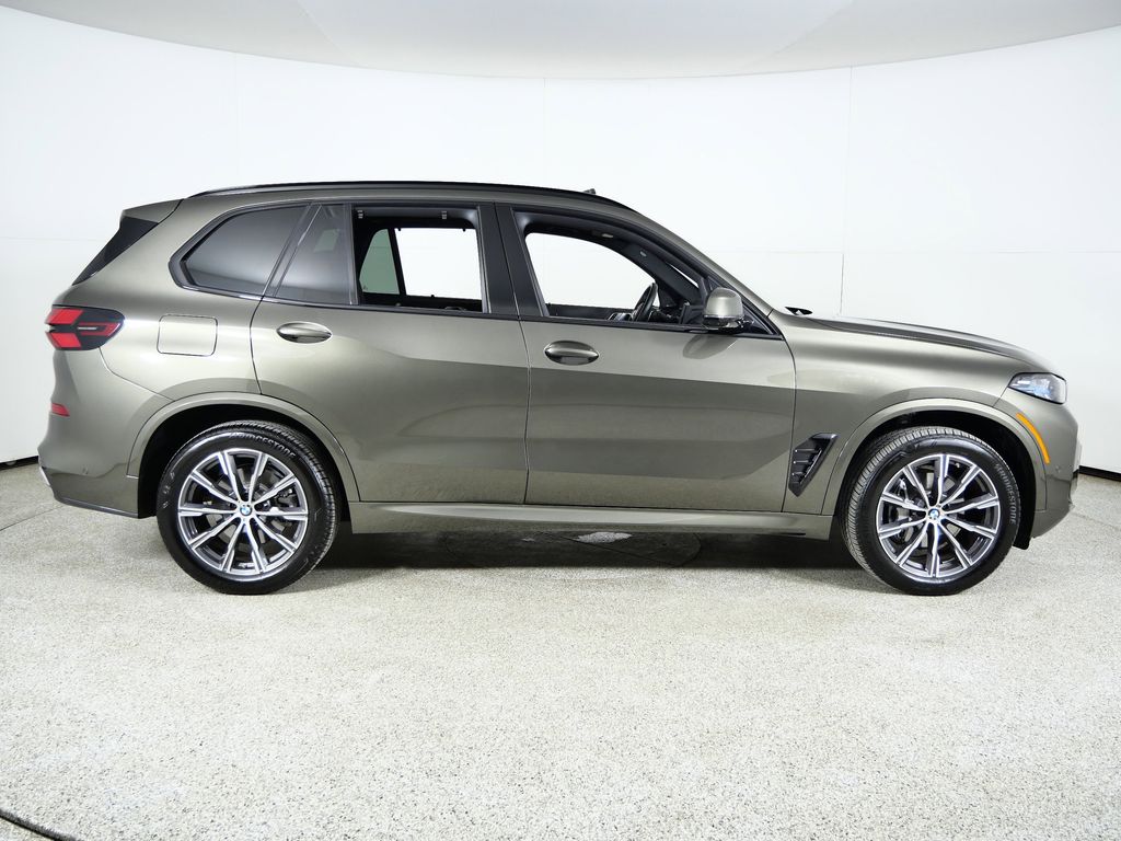 Thumbnail: 2025 BMW X5 - 10