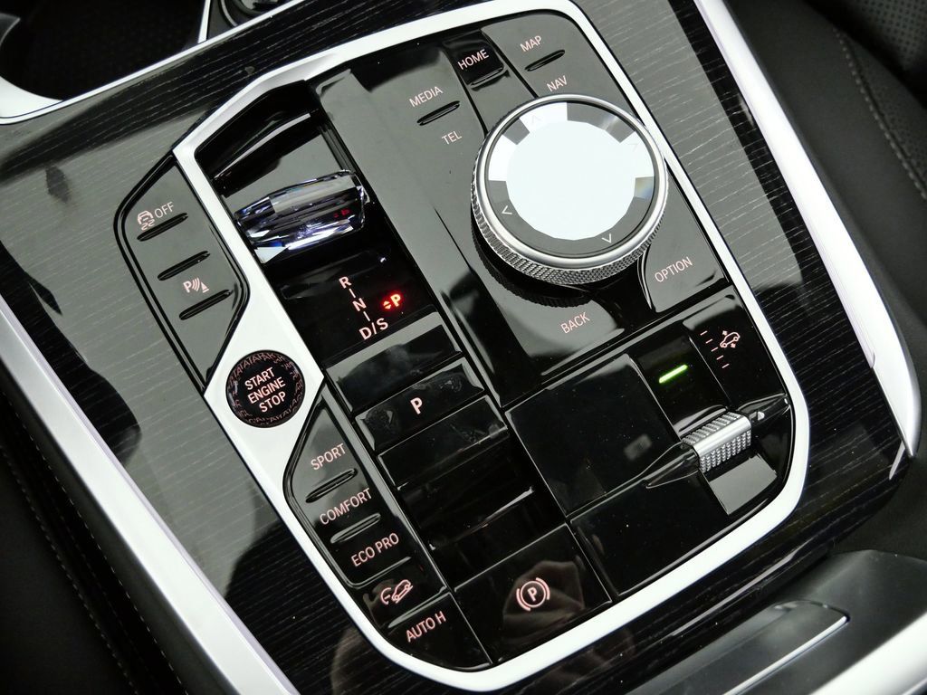 Thumbnail: 2026 BMW X7 - 50