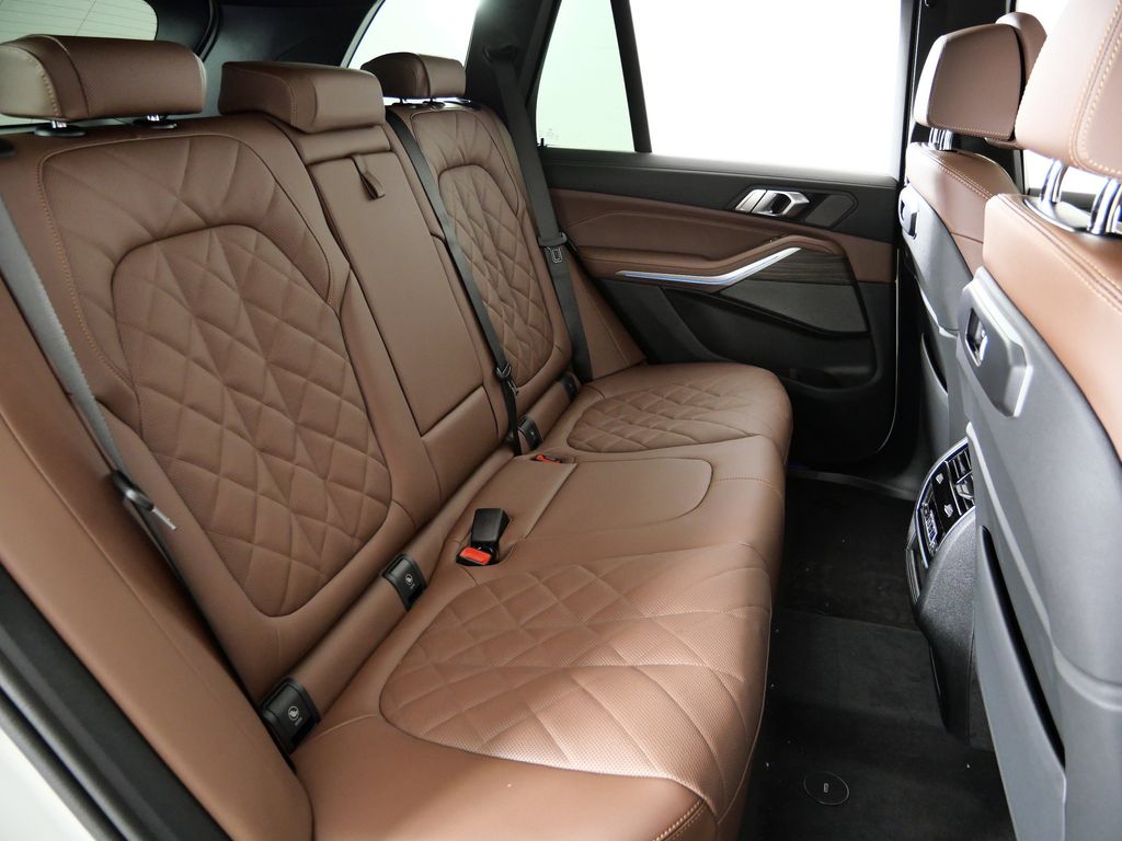 Thumbnail: 2026 BMW X5 - 27