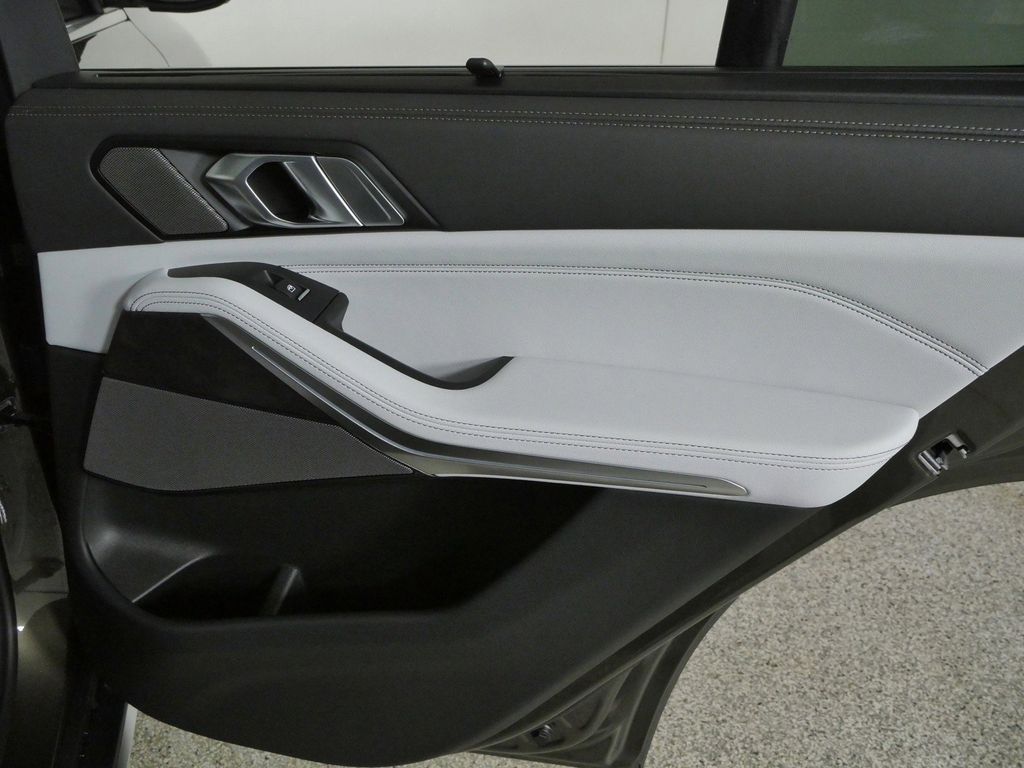 Thumbnail: 2026 BMW X5 - 25