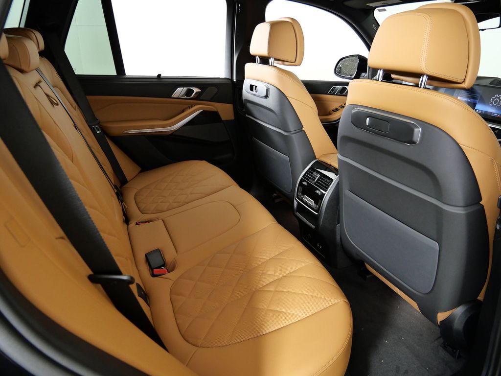 Thumbnail: 2026 BMW X5 - 26