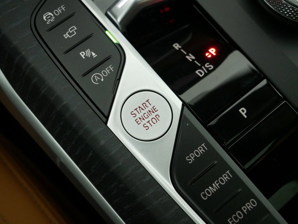 Thumbnail: 2025 BMW 3 Series - 50