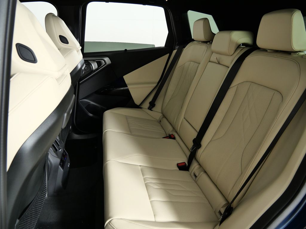 Thumbnail: 2026 BMW X3 - 32