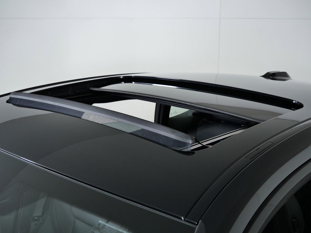 Thumbnail: 2026 BMW i4 - 18