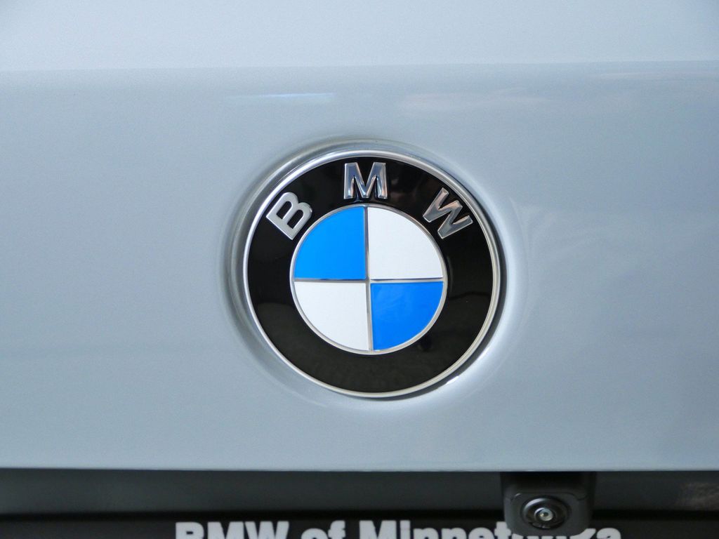 Thumbnail: 2026 BMW X5 - 12