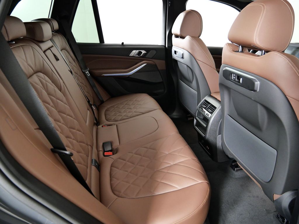 Thumbnail: 2026 BMW X5 - 28